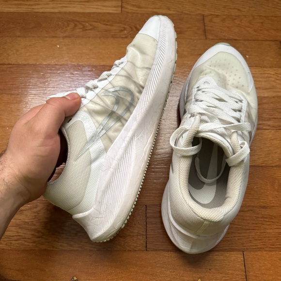 Women’s White Nike Zoom Shoes - Picture 7 of 10
